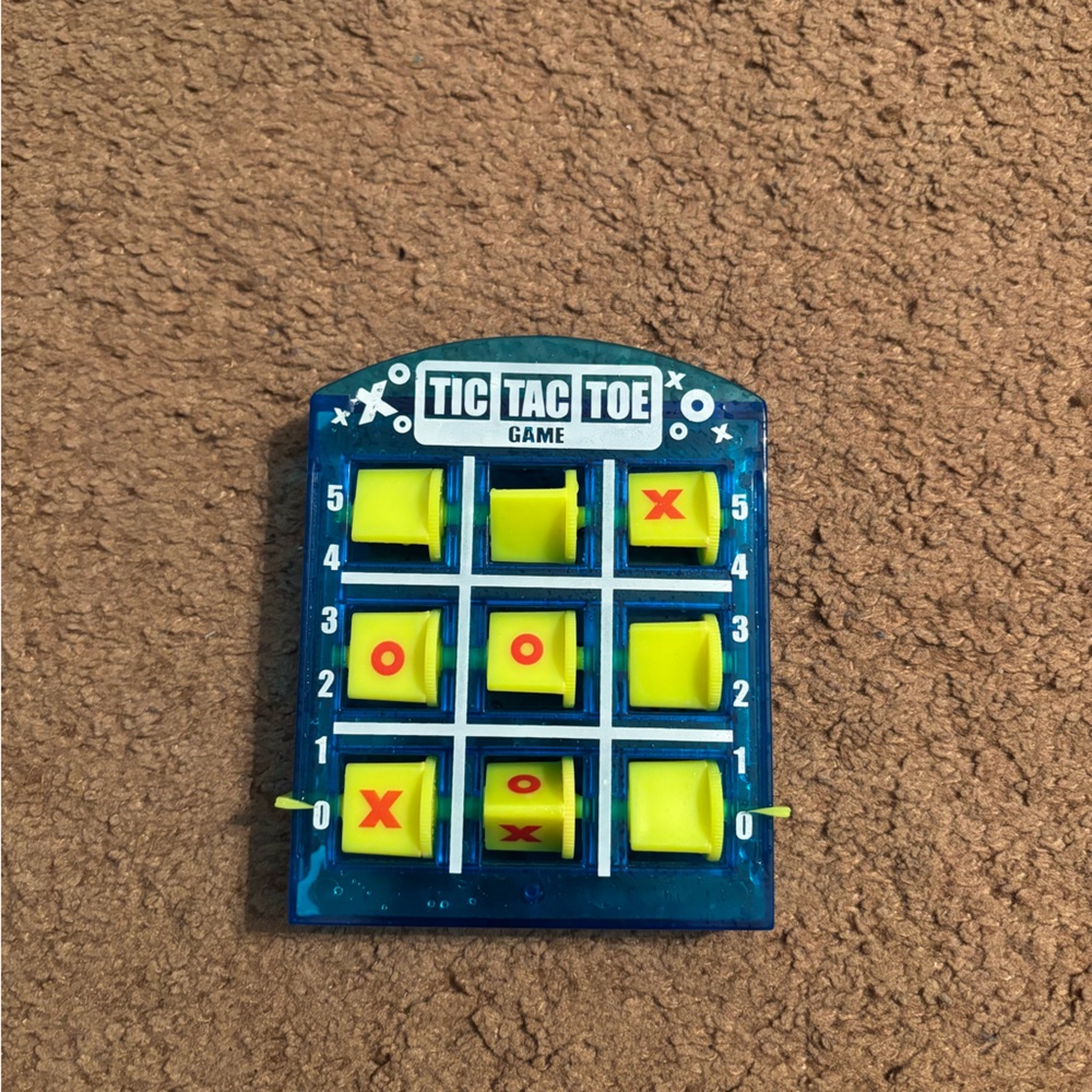 TIC TACK TOE GAME plastic fun road trip blue green red kids toy family games